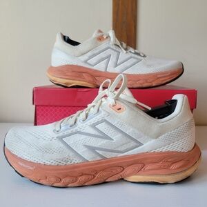 New Balance Women's White and Peach Running Shoes Fresh Foam 860 Size 9